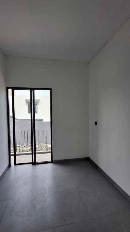 rumah baru 2 lt lokasi strategis dekat stasiun bekasi