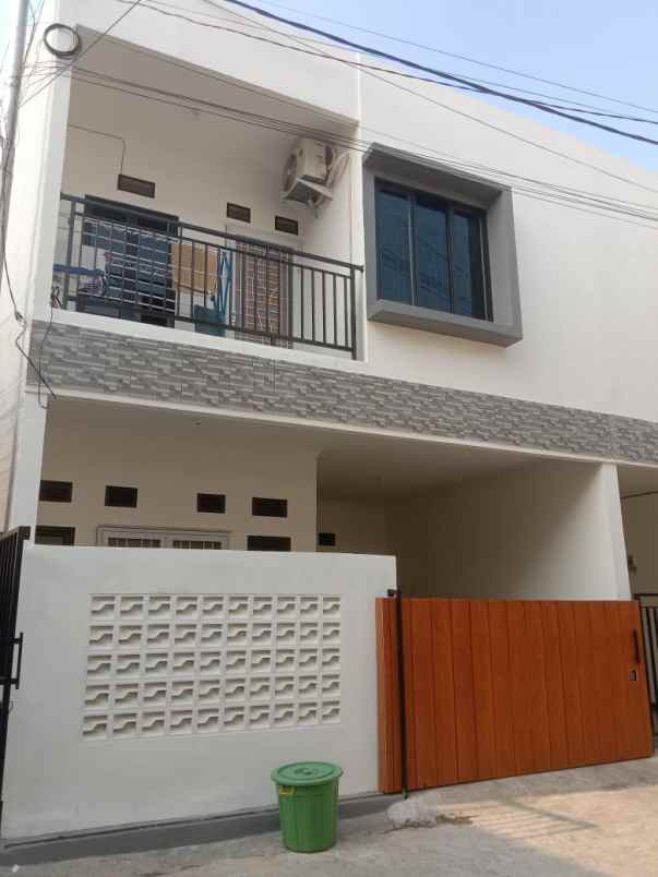 rumah baru dalam cluster di pondok kopi jakarta timur