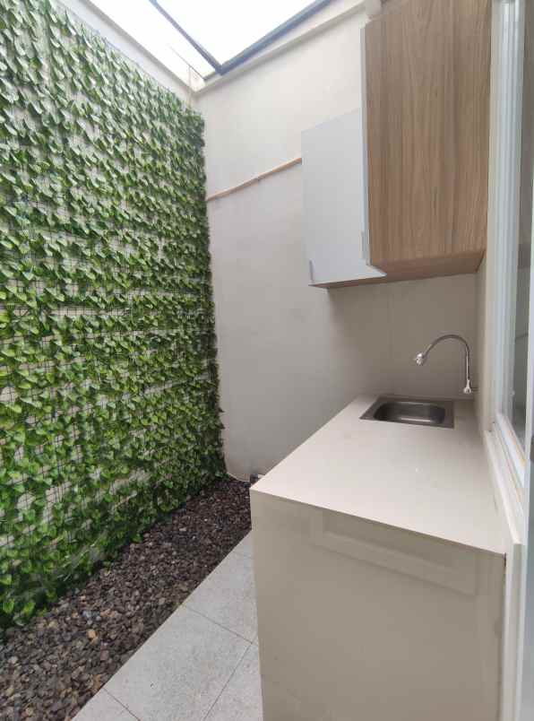 rumah baru dekat stasiun dan toll bsd