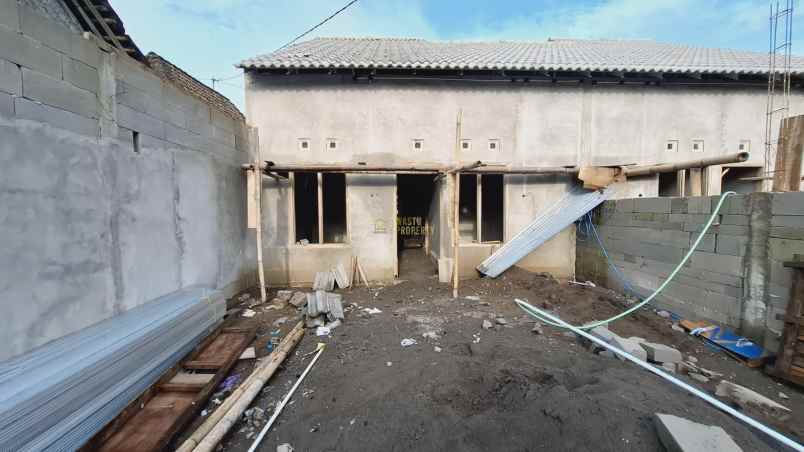 rumah baru dengan tanah luas di selomartani kalasan