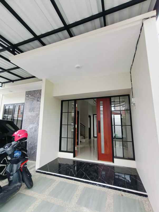 rumah baru modern minimalis lokasi di sawojajar