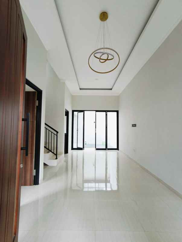 rumah baru modern minimalis lokasi di sawojajar