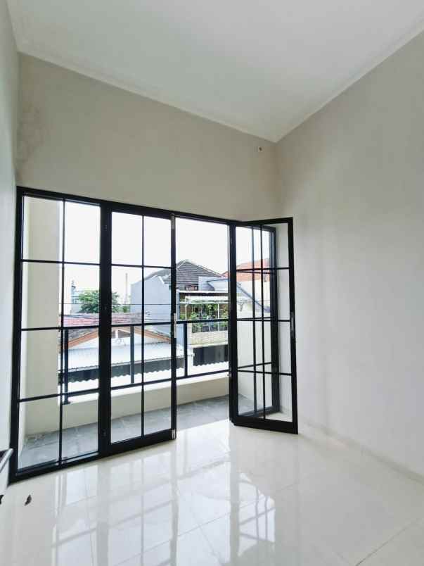 rumah baru modern minimalis lokasi di sawojajar