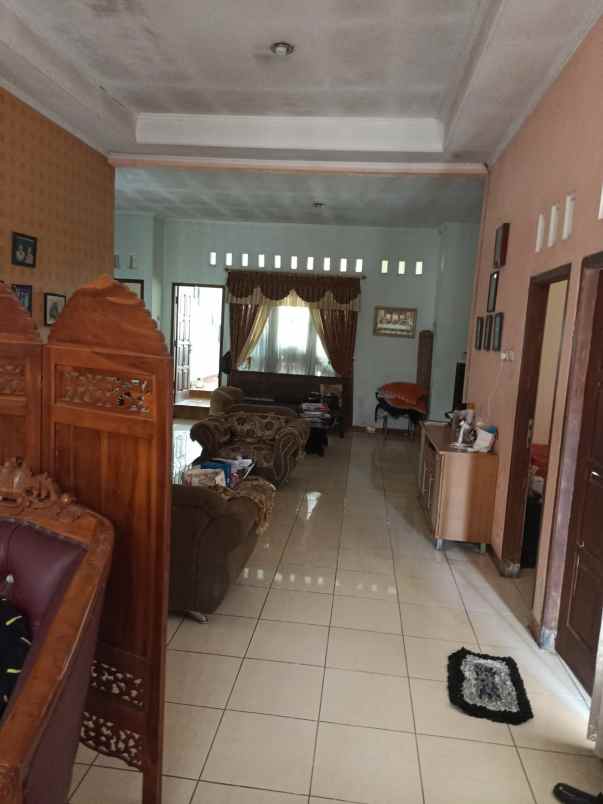 rumah besar 6 kt under 1 m banyumanik semarang