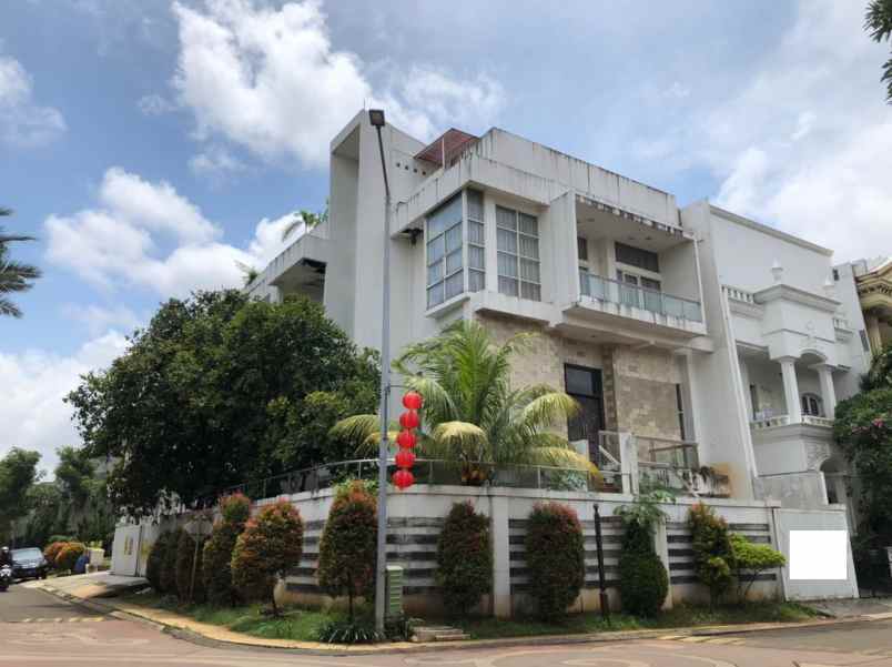 rumah bukit gading mediterania