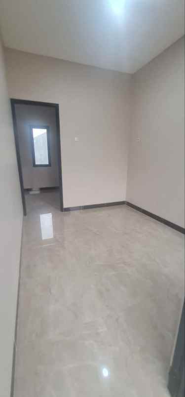 rumah cibubur ciracas jakarta timur dalam cluster