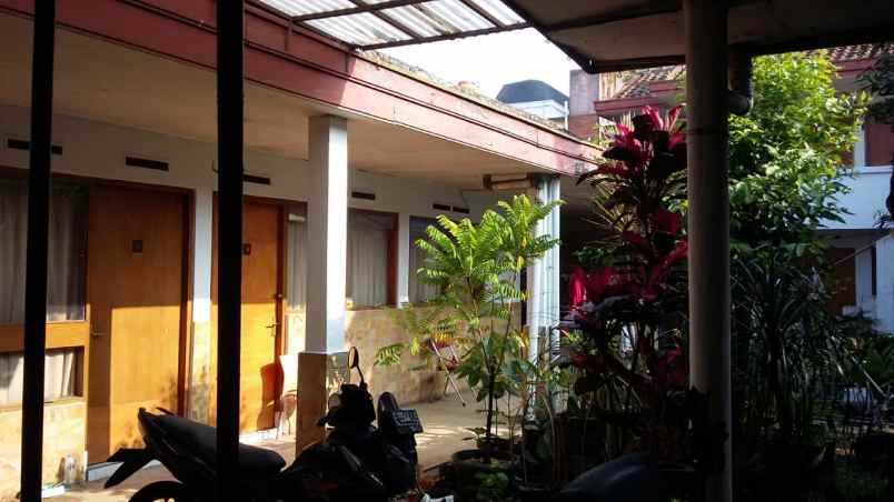rumah classic di sayap dago lokasi strategis