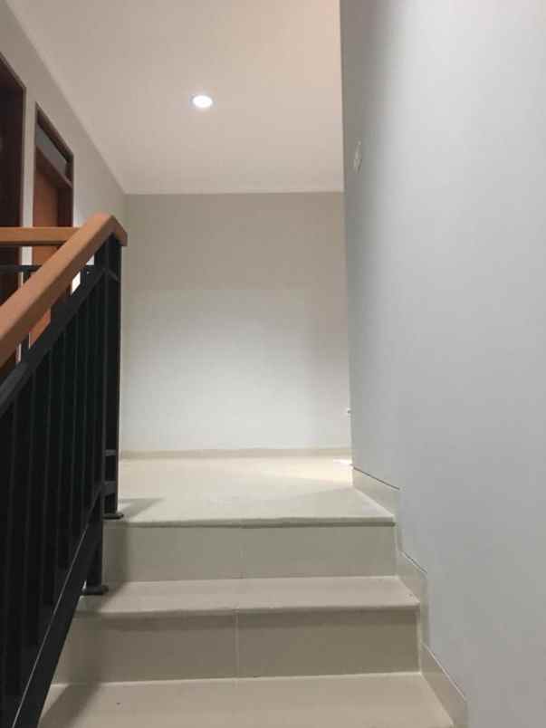 rumah cluster 2 lantai di terusan buah batu bandung