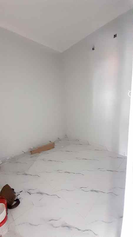 rumah dalam cluster di cipayung jakarta timur