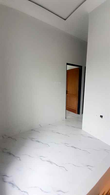 rumah dalam cluster di cipayung jakarta timur