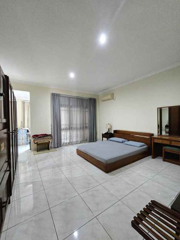 rumah dalam komplek nyaman di kayu putih jaktim