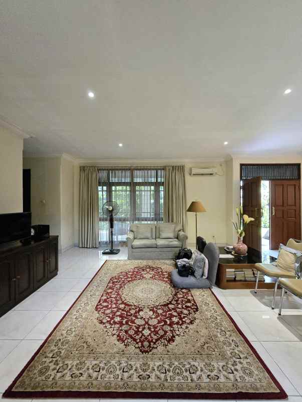 rumah dalam komplek nyaman di kayu putih jaktim