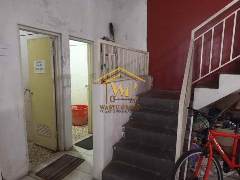 rumah dan kost dalam kawasan pelajar di depok sleman