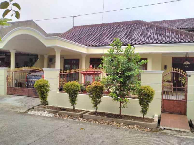 rumah di jatiwaringin asri pondok gede bekasi