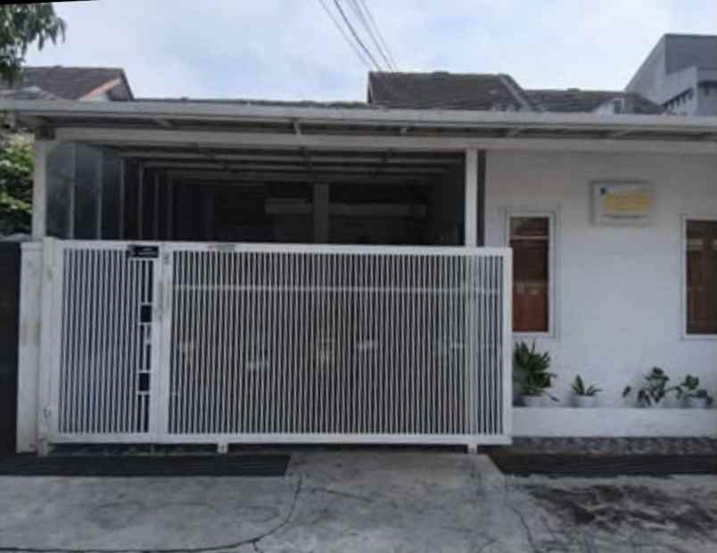 rumah di komplek belakang pom bensin ciwastra