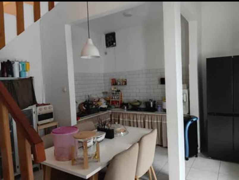 rumah di komplek belakang pom bensin ciwastra