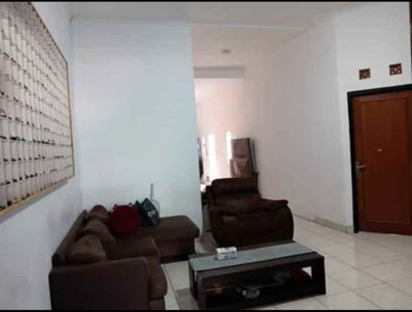 rumah di komplek belakang pom bensin ciwastra