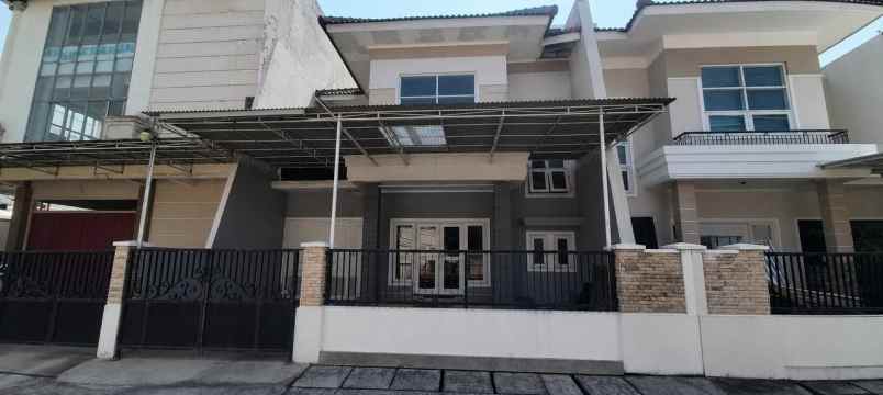 rumah di mulyosari tengah