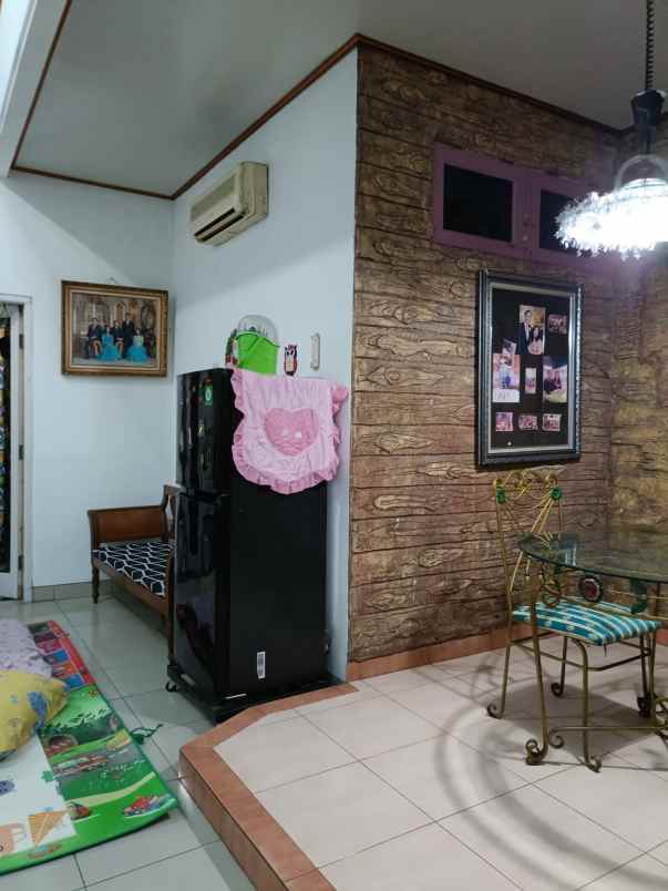 rumah di villa galaxy jakasetia bekasi selatan