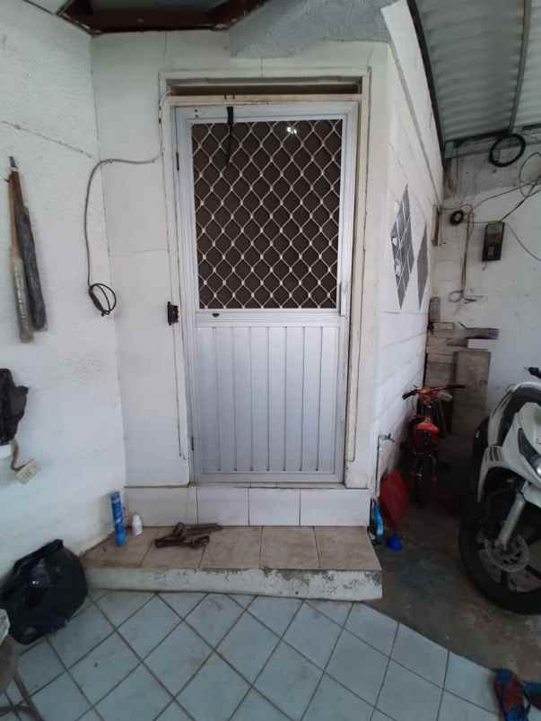 rumah gading elok timur kelapa