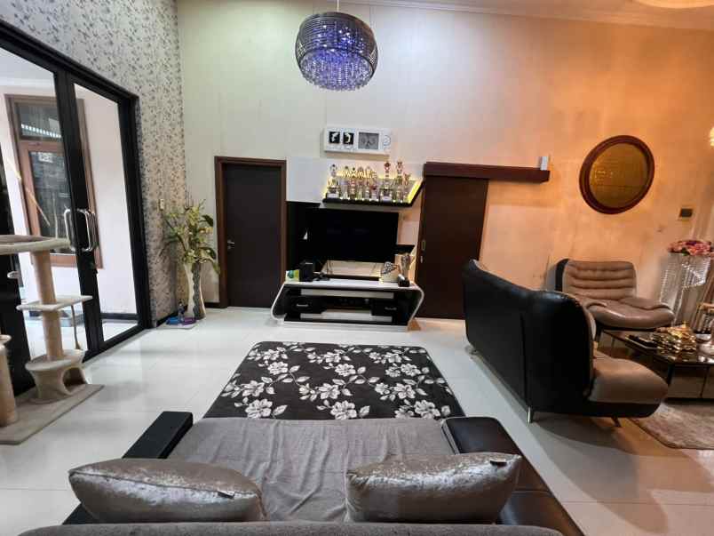 rumah graha estetika banyumanik semarang