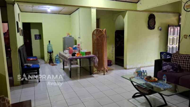 rumah hook luas di komplek pekayon bekasi ash