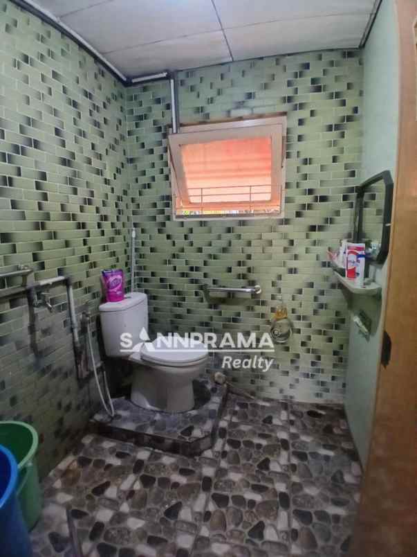 rumah hook paseban salemba jakpus imelin