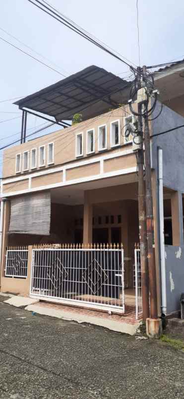 rumah hook second dekat masjid kubah mas depok