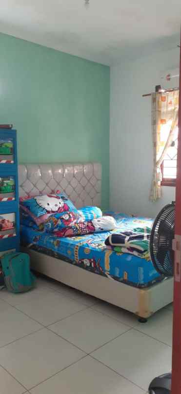 rumah hook second dekat masjid kubah mas depok