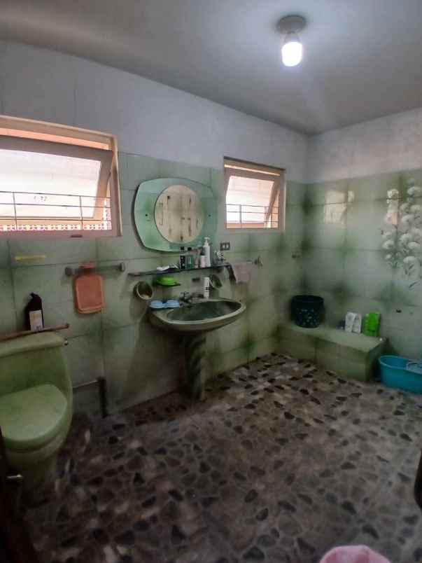 rumah hook terawat di salemba tengah jakarta pusat