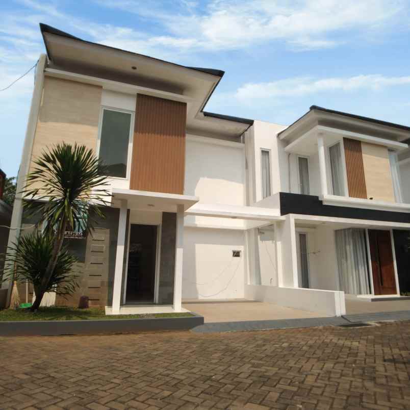 rumah jalan raya kranggan