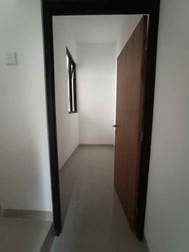 rumah jl kampung rawabarat