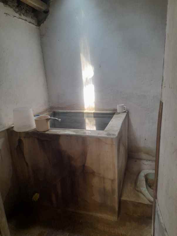 rumah kampung di kawasan strategis