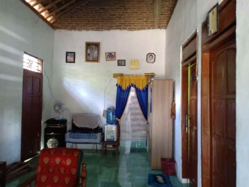 rumah kerjo karanganyar telp wa