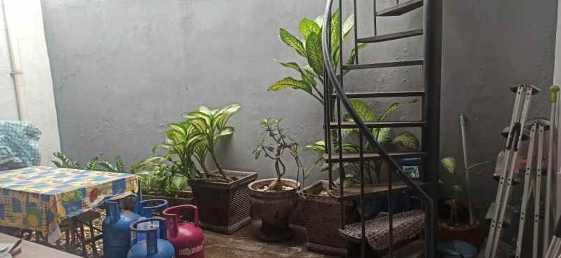 rumah komp metland menteng cakung