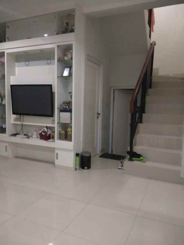 rumah komp metland menteng cakung