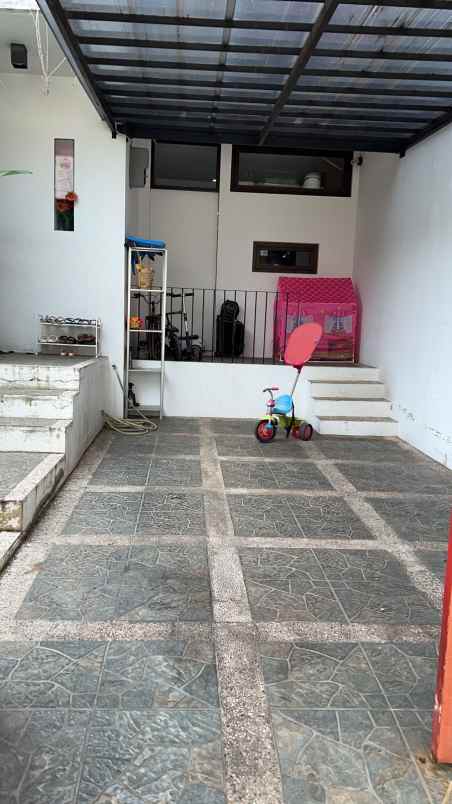 rumah komplek depan kelurahan cigadung tubagus ismail