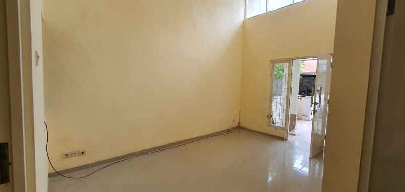 rumah krukah ngagel bratang lebar 10 minim 2 thn