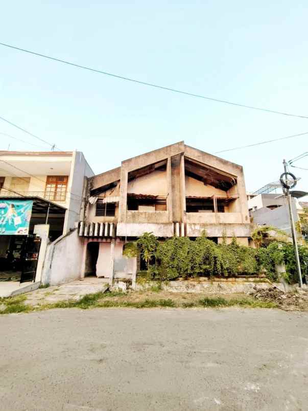 rumah manyar rejo strategis row jalan 3 mobil