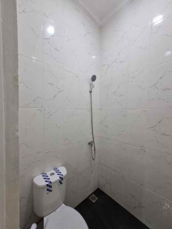 rumah mewah 1 lantai dekat alun alun kota depok