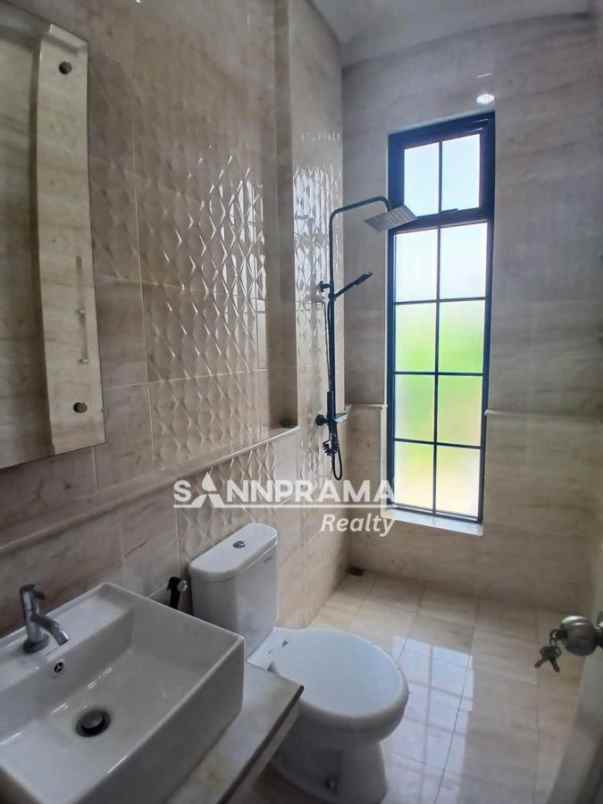 rumah mewah 2 lantai brand new di tanah baru depok iml