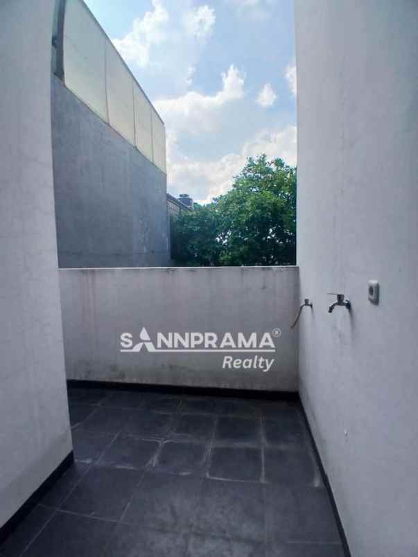 rumah mewah 2 lantai brand new di tanah baru depok iml