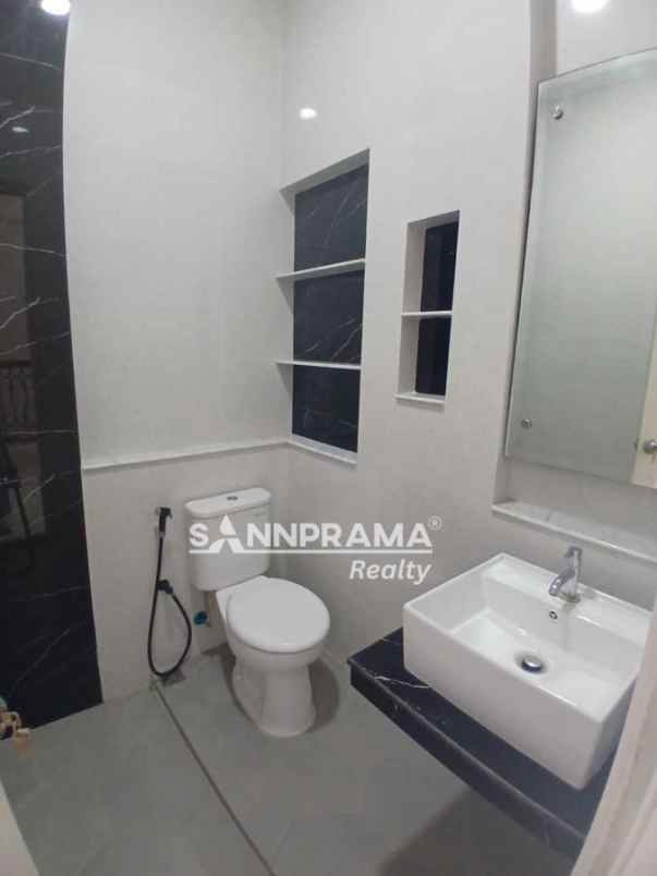 rumah mewah 2 lantai brand new di tanah baru depok iml