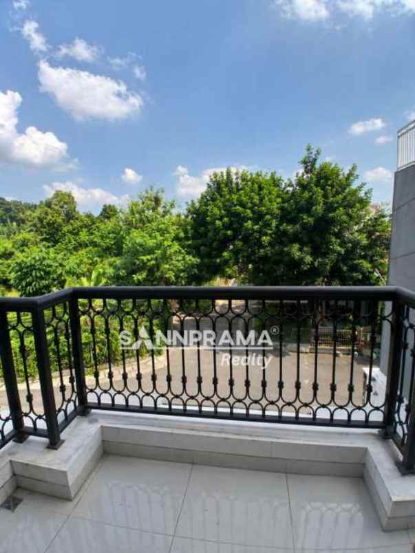 rumah mewah 2 lantai brand new di tanah baru depok iml