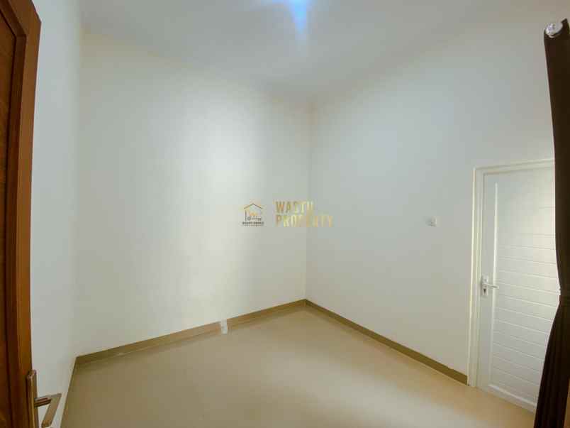 rumah mewah 2 lantai di lingkungan nyaman purwomartani