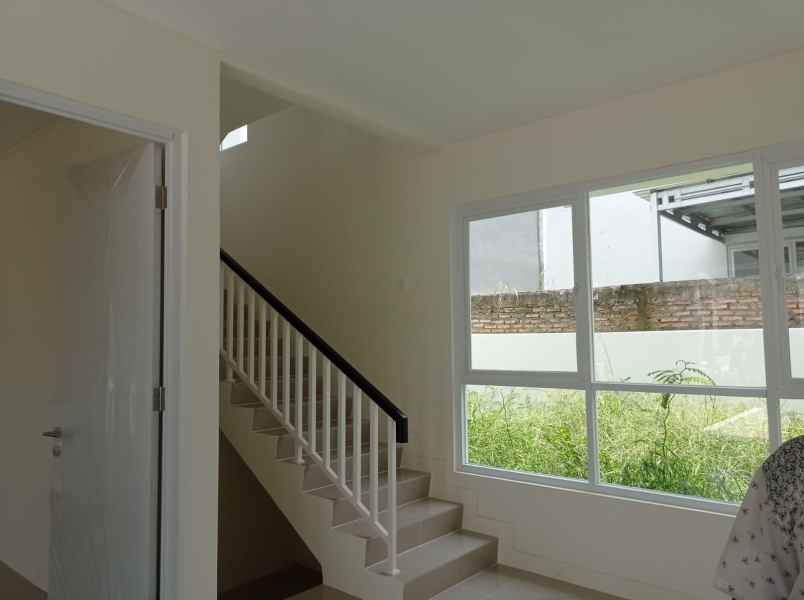 rumah mewah di dalam cluster bsb type pinewood