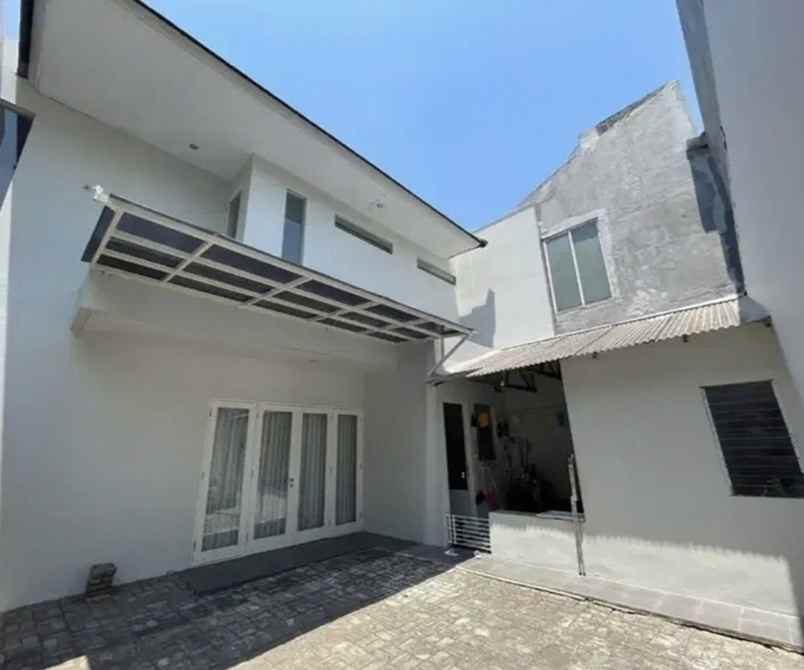 rumah mewah di komplek alam galaxy water terrace