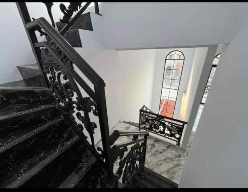 rumah mewah dp 0 cimanggis 5 menit lrt cibubur