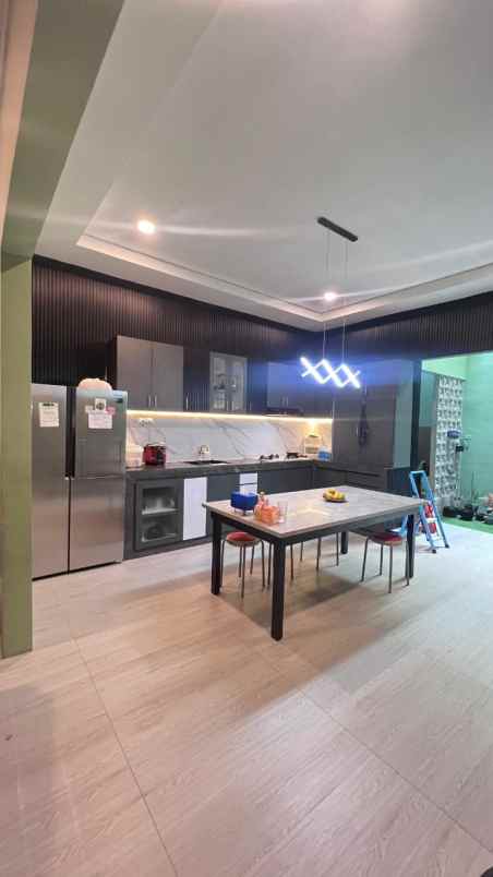 rumah mewah siap huni 2 lantai lokasi tidar