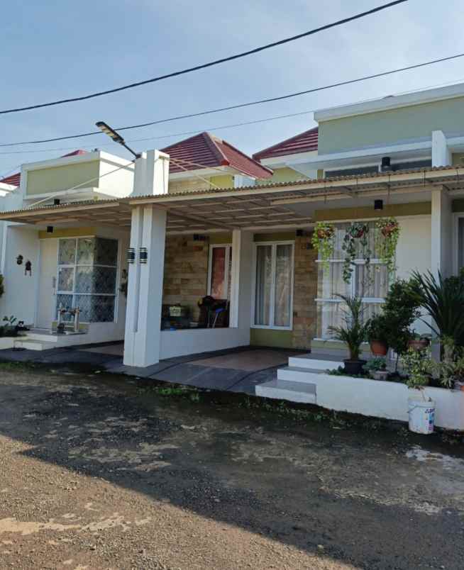 rumah minimalis lokasi strategis harga ekonomis